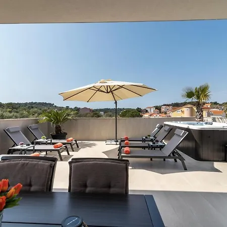 Apartment Penthouse Apartement Majestic *